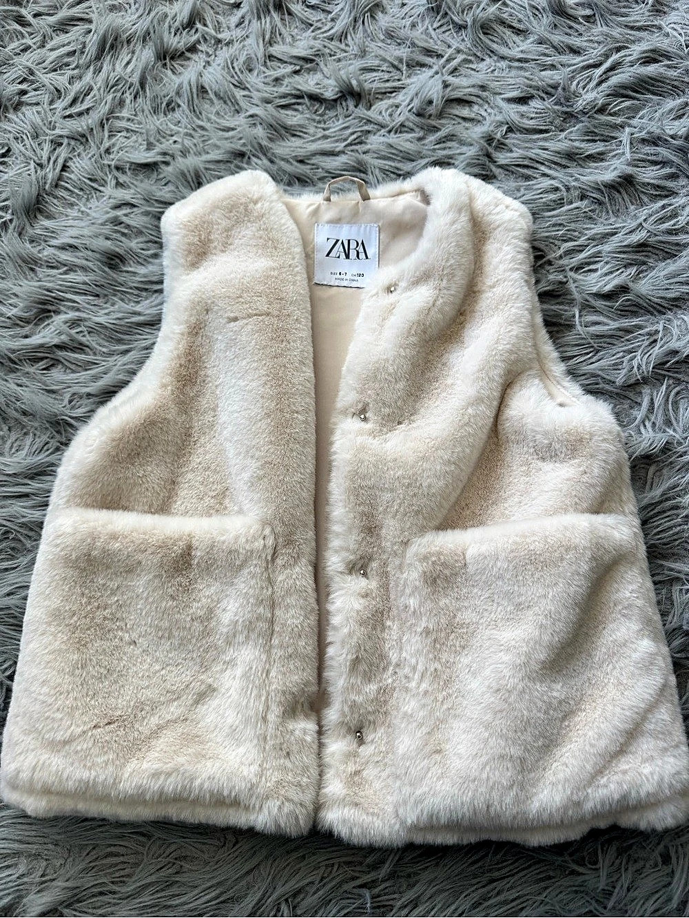 Zara Girls Faux Fur Vest Size 6-7 Like New